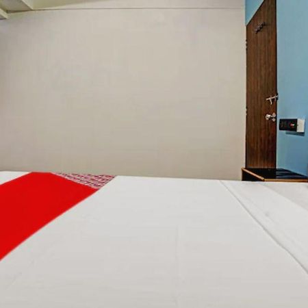 Hotel Welcome, Vip Road Vesu Surat Eksteriør billede