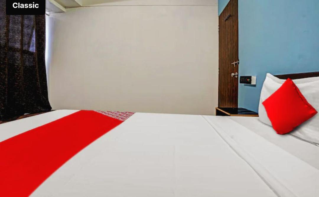 Hotel Welcome, Vip Road Vesu Surat Eksteriør billede