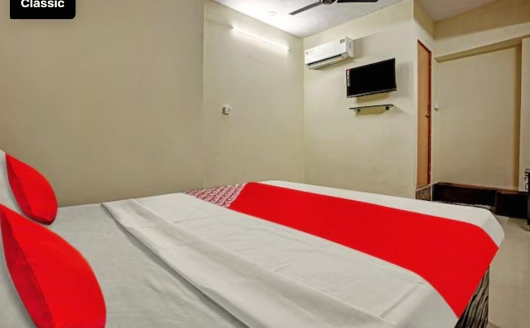 Hotel Welcome, Vip Road Vesu Surat Eksteriør billede