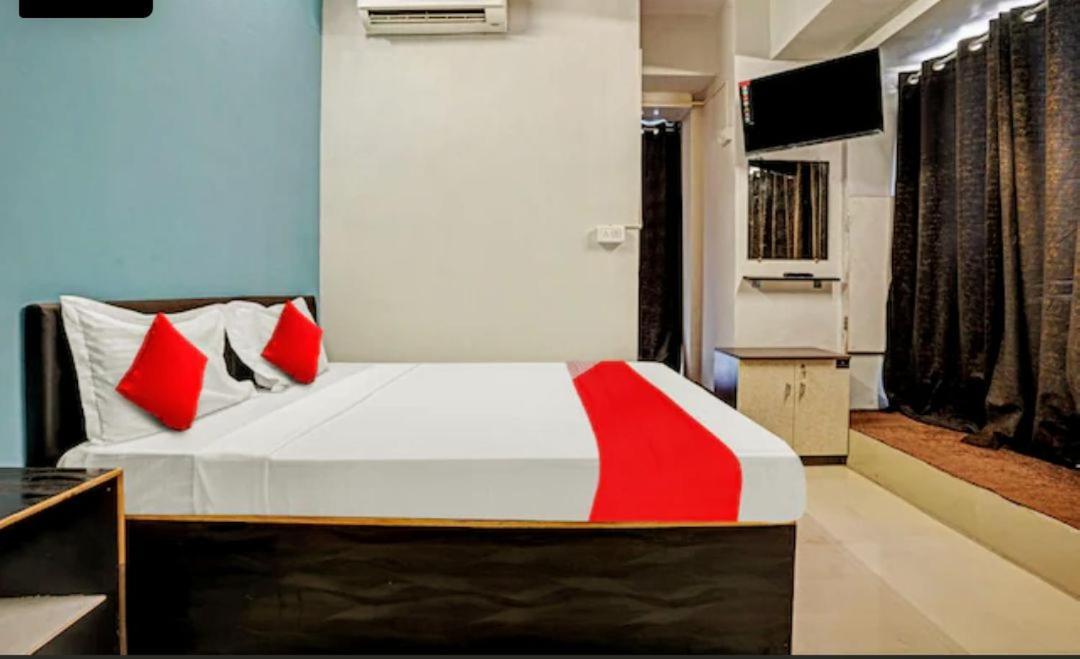 Hotel Welcome, Vip Road Vesu Surat Eksteriør billede
