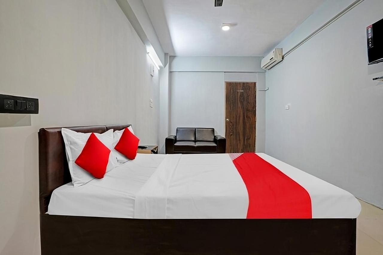 Hotel Welcome, Vip Road Vesu Surat Eksteriør billede