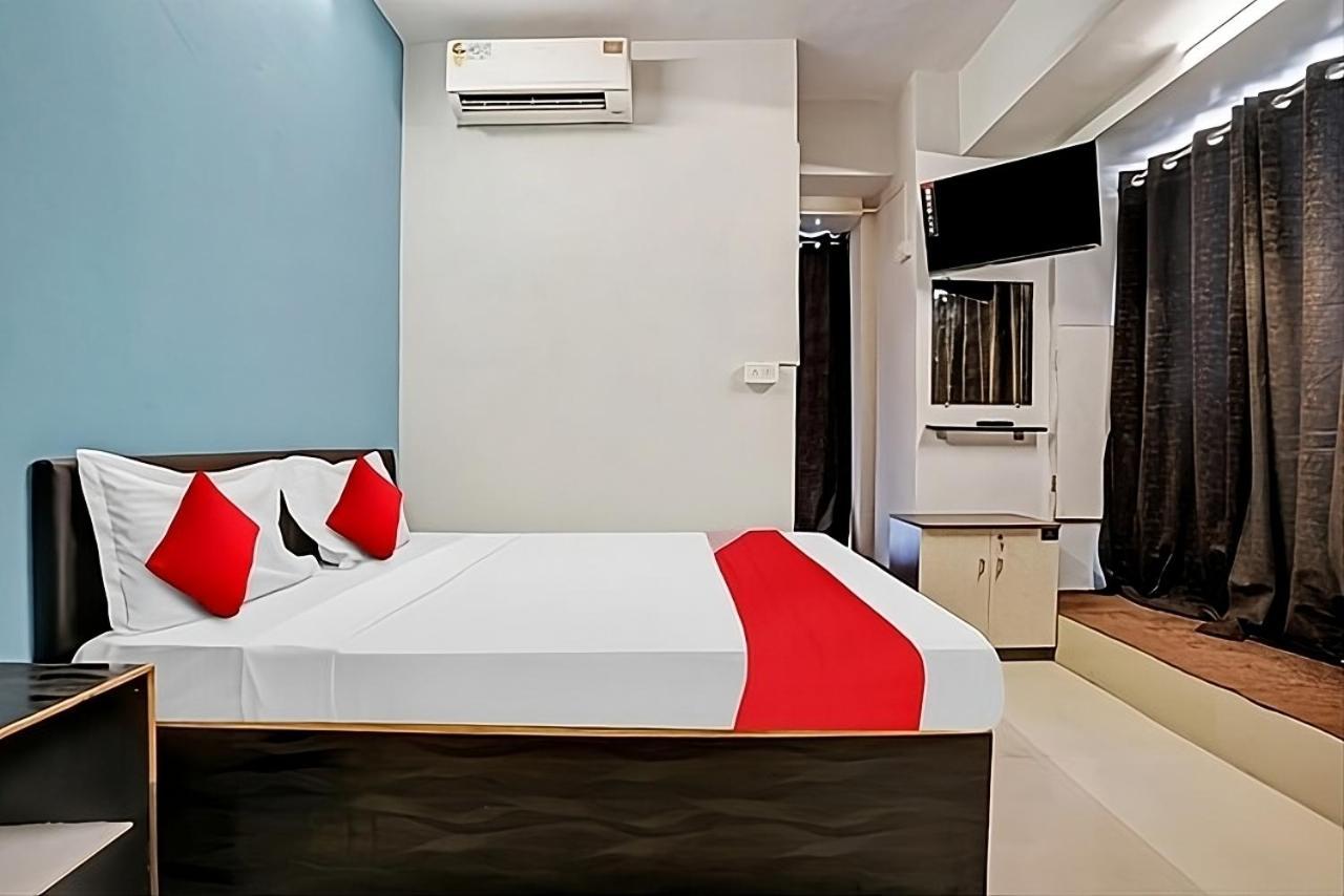 Hotel Welcome, Vip Road Vesu Surat Eksteriør billede